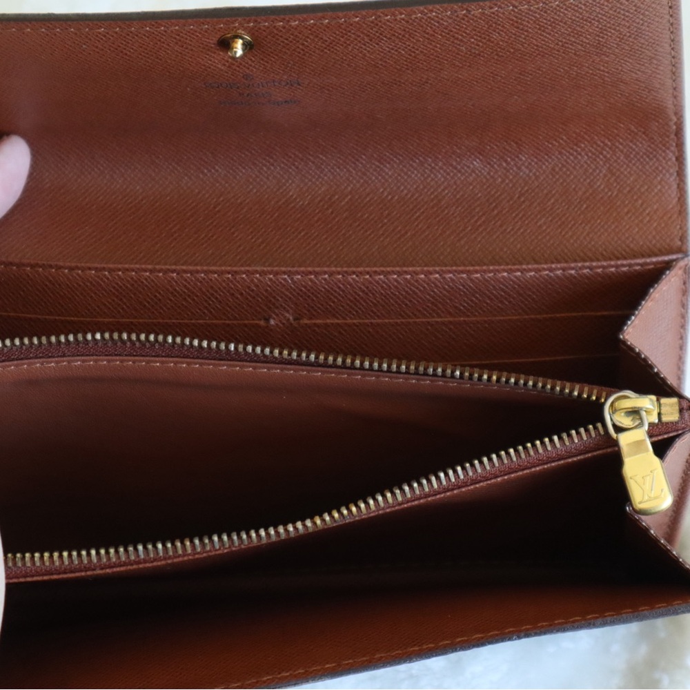 Louis Vuitton Classic Monogram Sarah Wallet - Picture 6 of 12